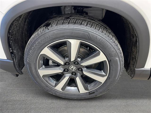 new 2025 Honda Pilot car, priced at $49,050