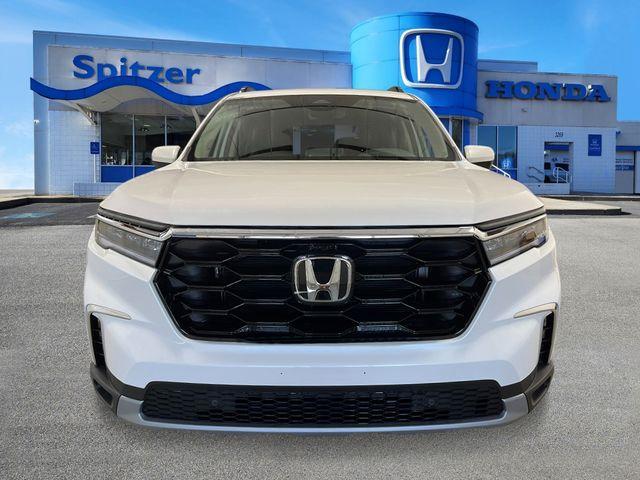 new 2025 Honda Pilot car, priced at $48,550