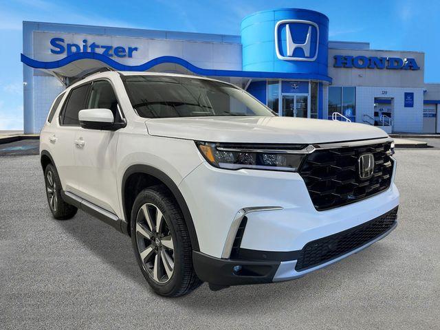 new 2025 Honda Pilot car, priced at $48,550
