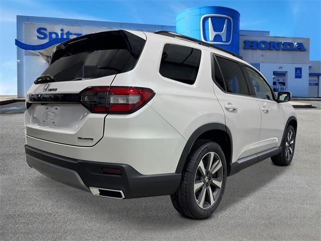 new 2025 Honda Pilot car, priced at $51,550