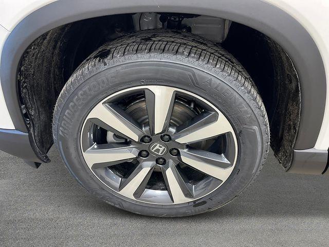 new 2025 Honda Pilot car, priced at $48,550