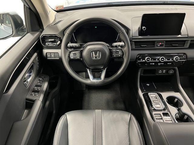 new 2025 Honda Pilot car, priced at $48,550