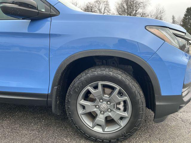 used 2025 Honda Passport car, priced at $39,899