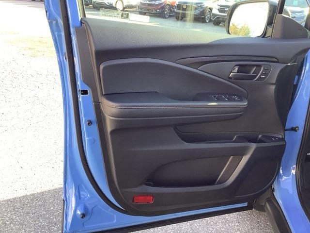 used 2025 Honda Passport car, priced at $42,000