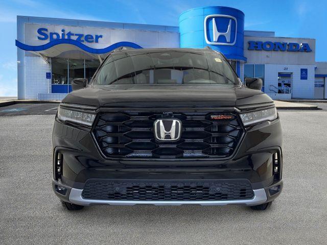 new 2025 Honda Pilot car, priced at $48,395