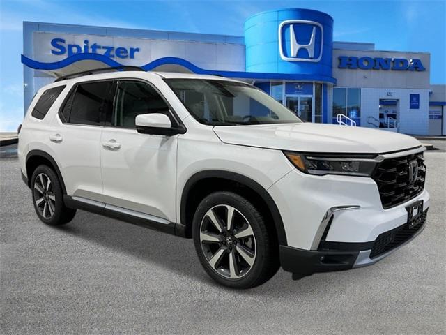 new 2025 Honda Pilot car, priced at $52,485