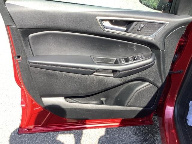 used 2024 Ford Edge car, priced at $30,400
