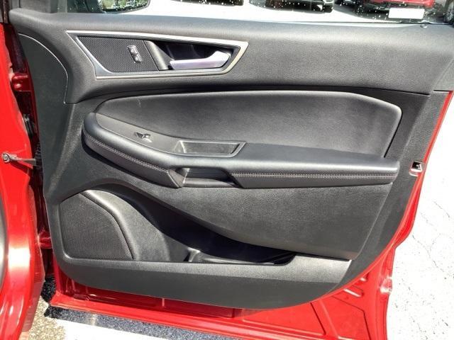 used 2024 Ford Edge car, priced at $30,400