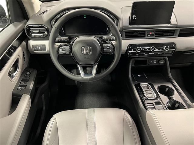 new 2025 Honda Pilot car, priced at $45,095