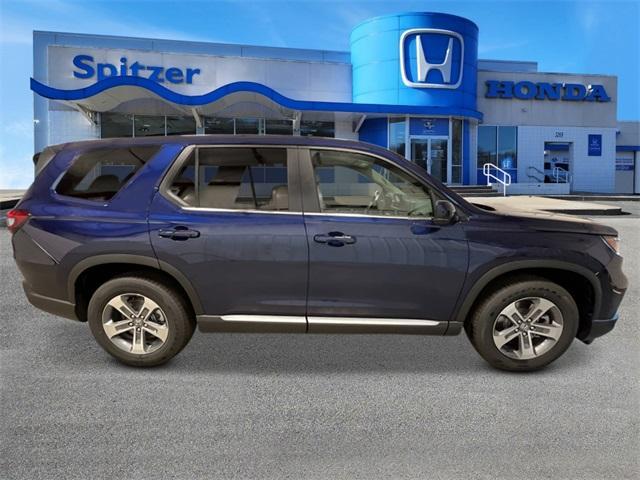 new 2025 Honda Pilot car, priced at $45,095