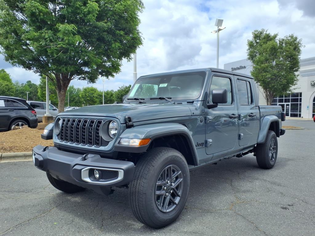 new 2025 Jeep Gladiator car, priced at $46,647