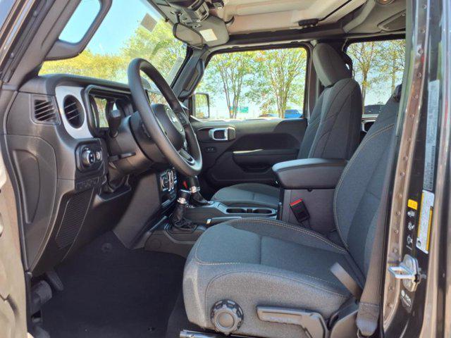 new 2025 Jeep Gladiator car, priced at $43,932