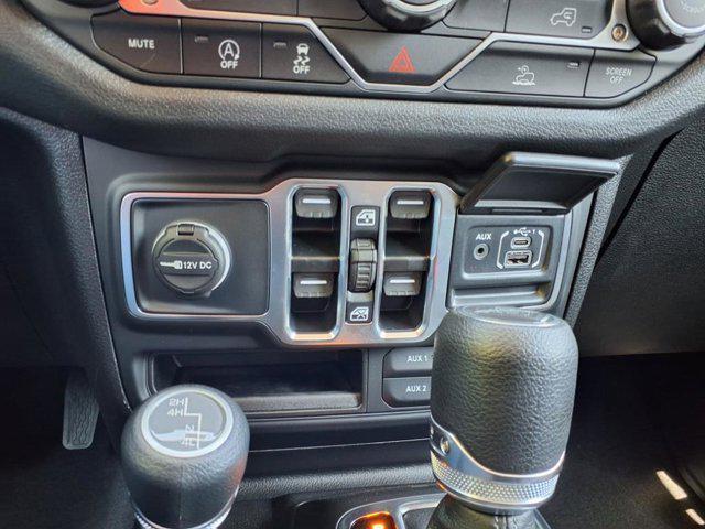 new 2025 Jeep Gladiator car, priced at $43,932