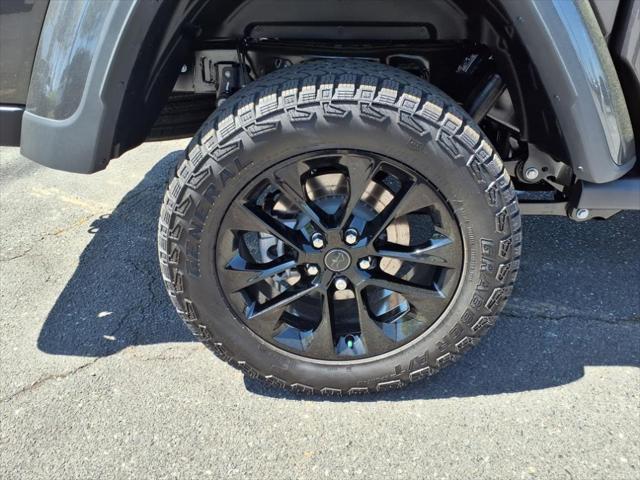 new 2025 Jeep Gladiator car, priced at $45,540