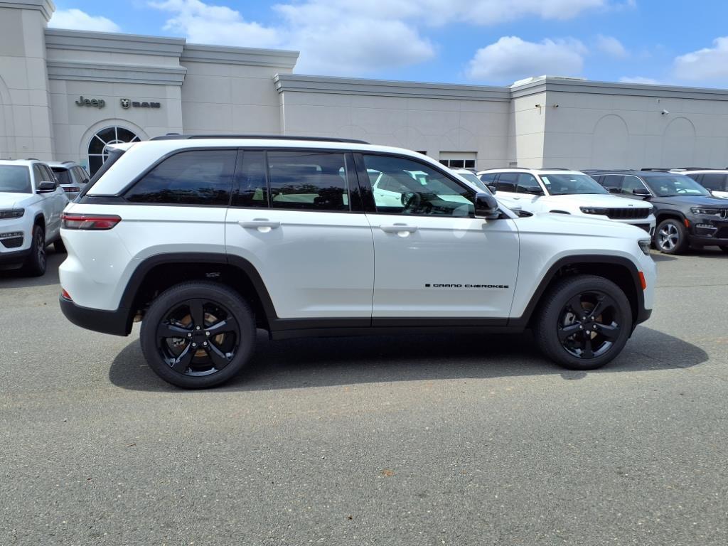 new 2025 Jeep Grand Cherokee car, priced at $39,769