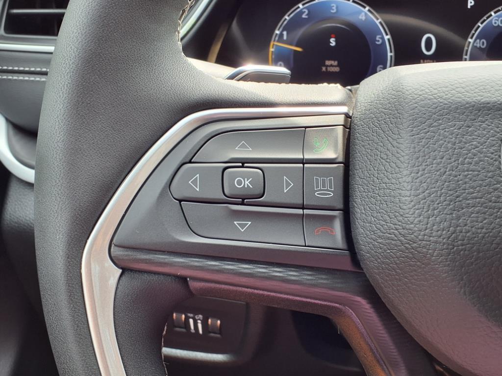 new 2025 Jeep Grand Cherokee car, priced at $39,769