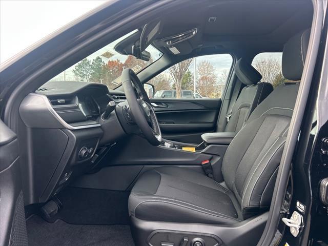 new 2025 Jeep Grand Cherokee car, priced at $37,322