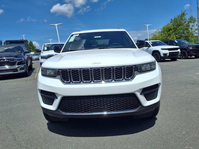 new 2025 Jeep Grand Cherokee car, priced at $39,144