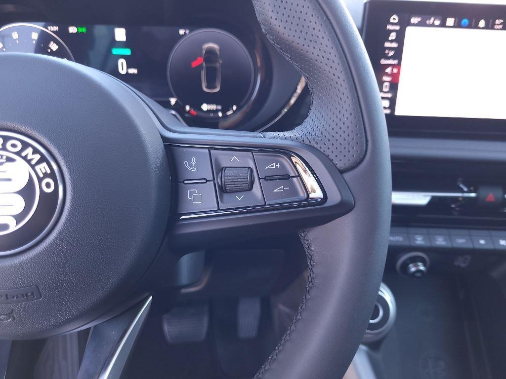 new 2024 Alfa Romeo Tonale car, priced at $41,790