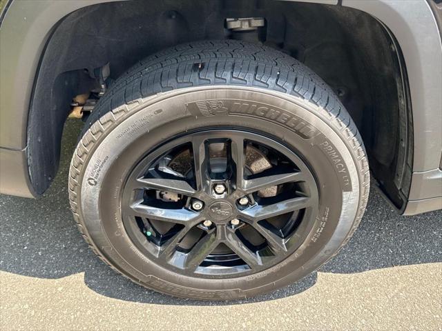 used 2024 Jeep Grand Cherokee car, priced at $35,385
