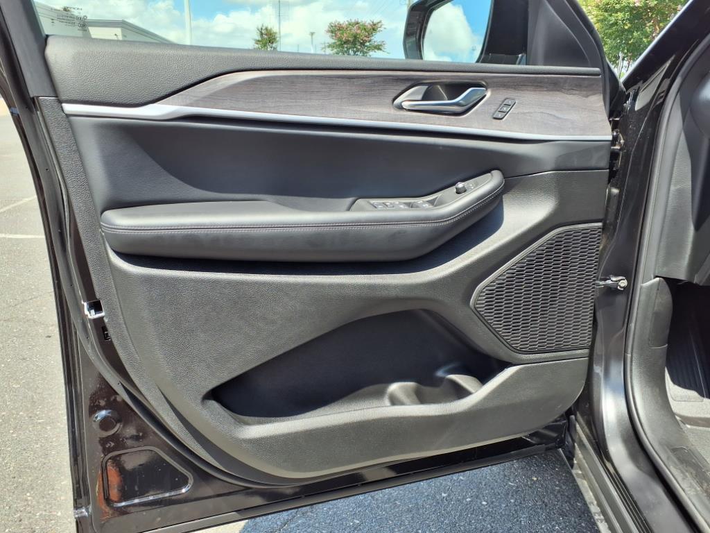 new 2025 Jeep Grand Cherokee L car, priced at $50,585