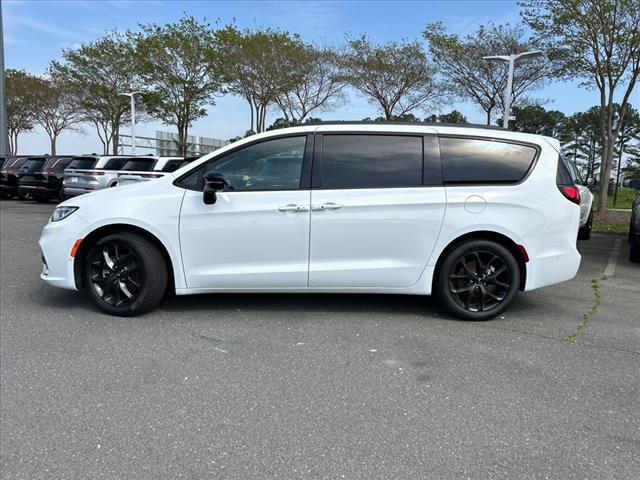 new 2024 Chrysler Pacifica car, priced at $51,107
