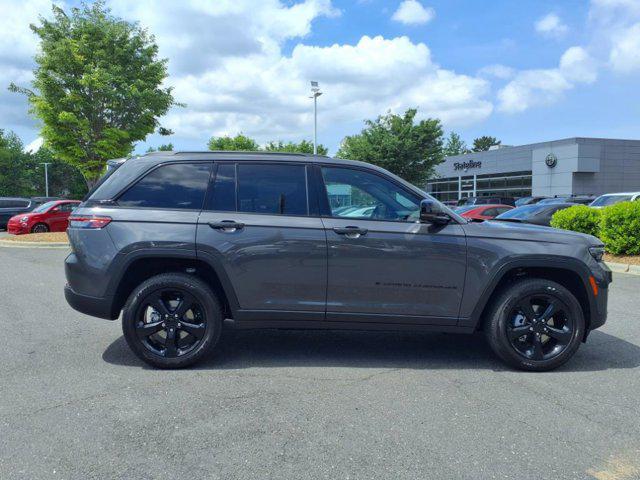 new 2025 Jeep Grand Cherokee car, priced at $45,645