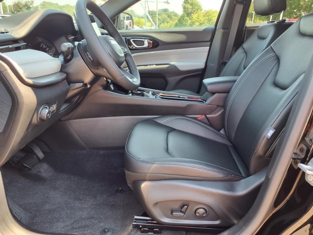 new 2025 Jeep Compass car, priced at $33,585