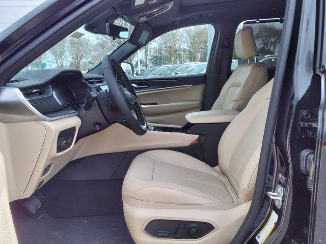 new 2025 Jeep Grand Cherokee car, priced at $50,646