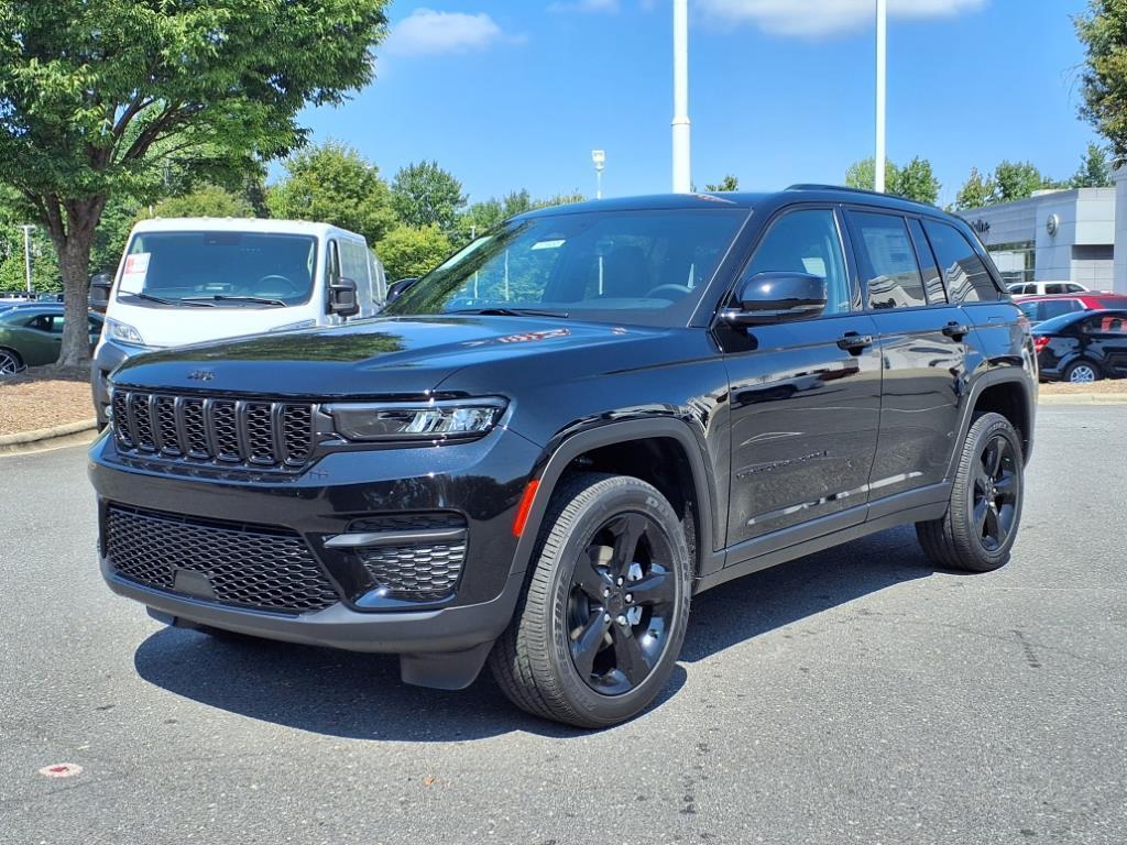 new 2025 Jeep Grand Cherokee car, priced at $40,364