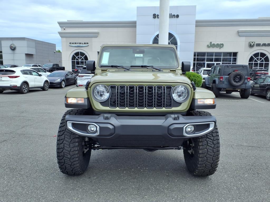 new 2025 Jeep Gladiator car, priced at $49,525