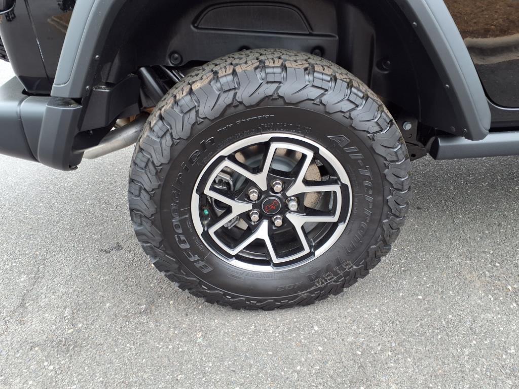 new 2025 Jeep Wrangler car, priced at $60,290