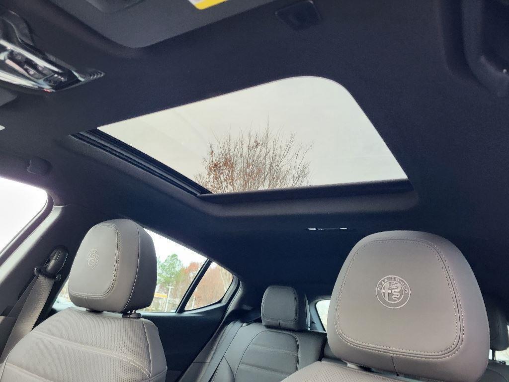 new 2024 Alfa Romeo Tonale car, priced at $39,945