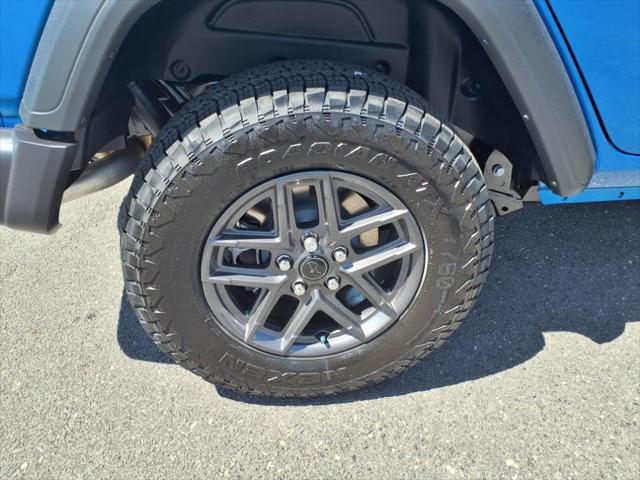 new 2025 Jeep Wrangler car, priced at $53,586