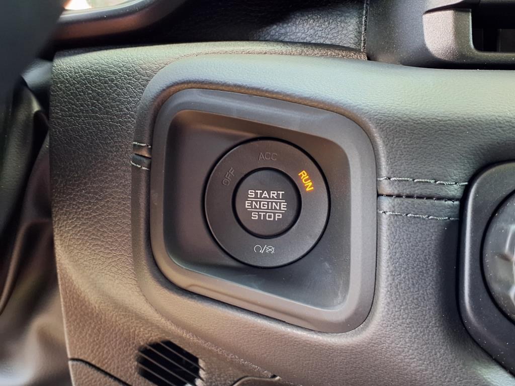 new 2025 Jeep Wrangler car, priced at $67,585