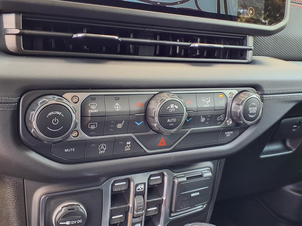 new 2025 Jeep Wrangler car, priced at $67,585