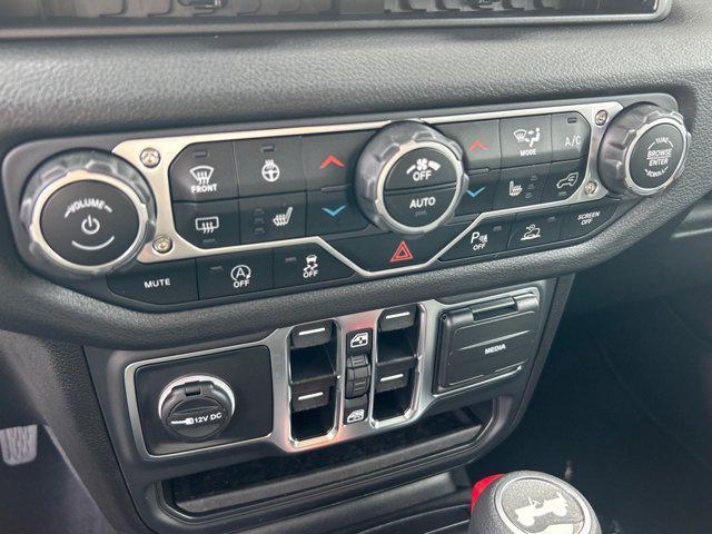 new 2025 Jeep Wrangler car, priced at $48,184