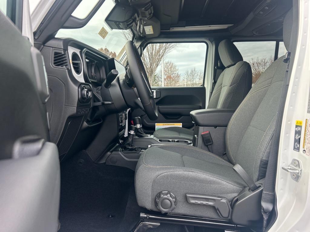 new 2025 Jeep Wrangler car, priced at $50,184