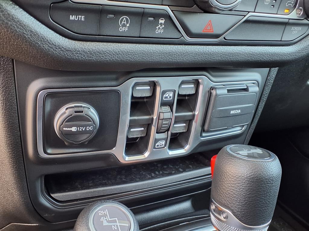 new 2025 Jeep Wrangler car, priced at $48,080