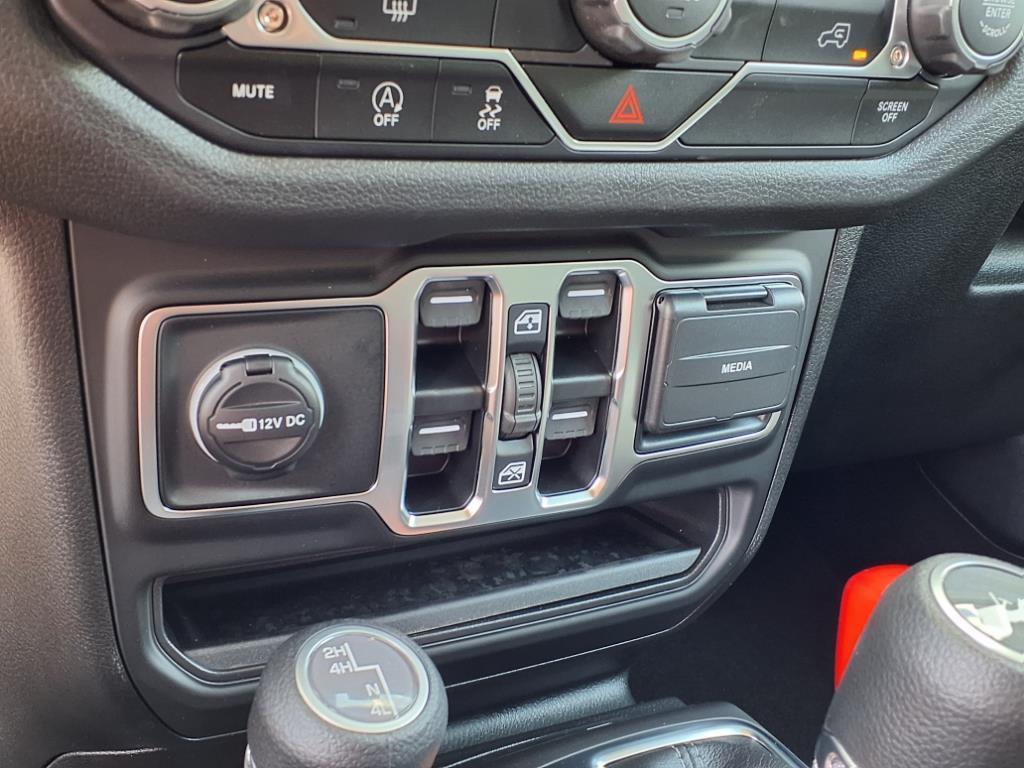 new 2025 Jeep Wrangler car, priced at $44,821