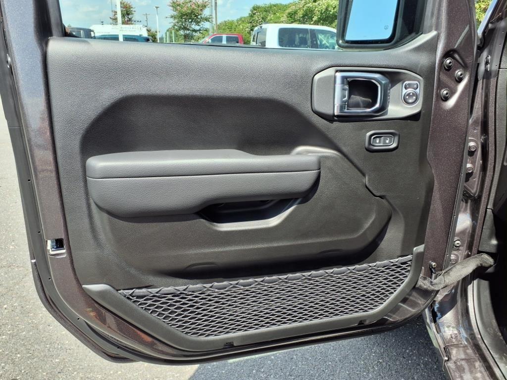 new 2025 Jeep Wrangler car, priced at $42,781