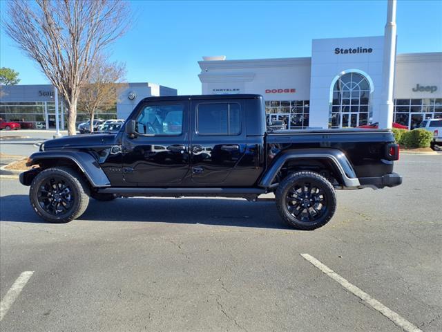 new 2025 Jeep Gladiator car, priced at $43,348