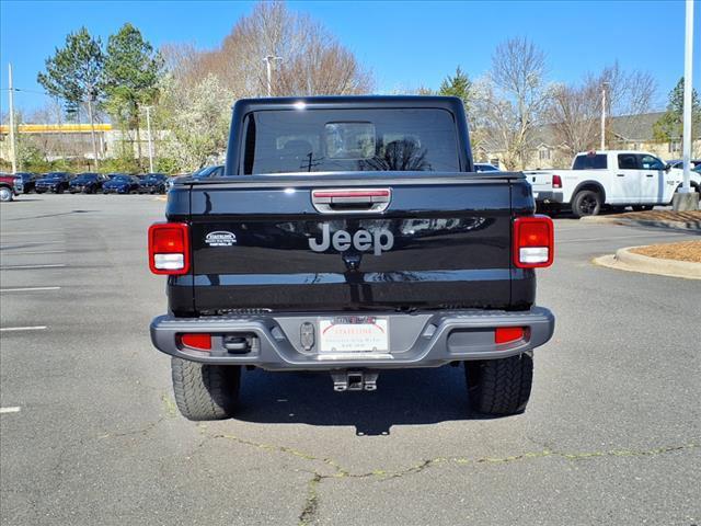 new 2025 Jeep Gladiator car, priced at $43,348