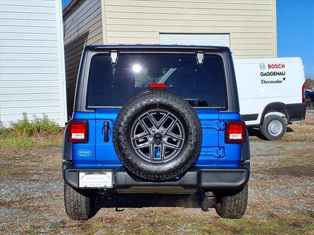 new 2025 Jeep Wrangler car, priced at $45,112