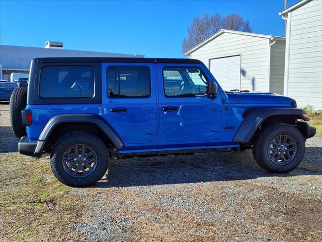 new 2025 Jeep Wrangler car, priced at $45,112