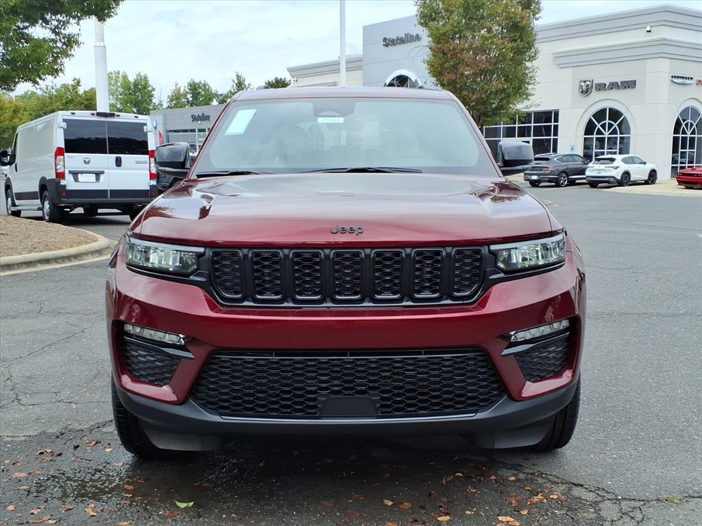 new 2025 Jeep Grand Cherokee car, priced at $43,538