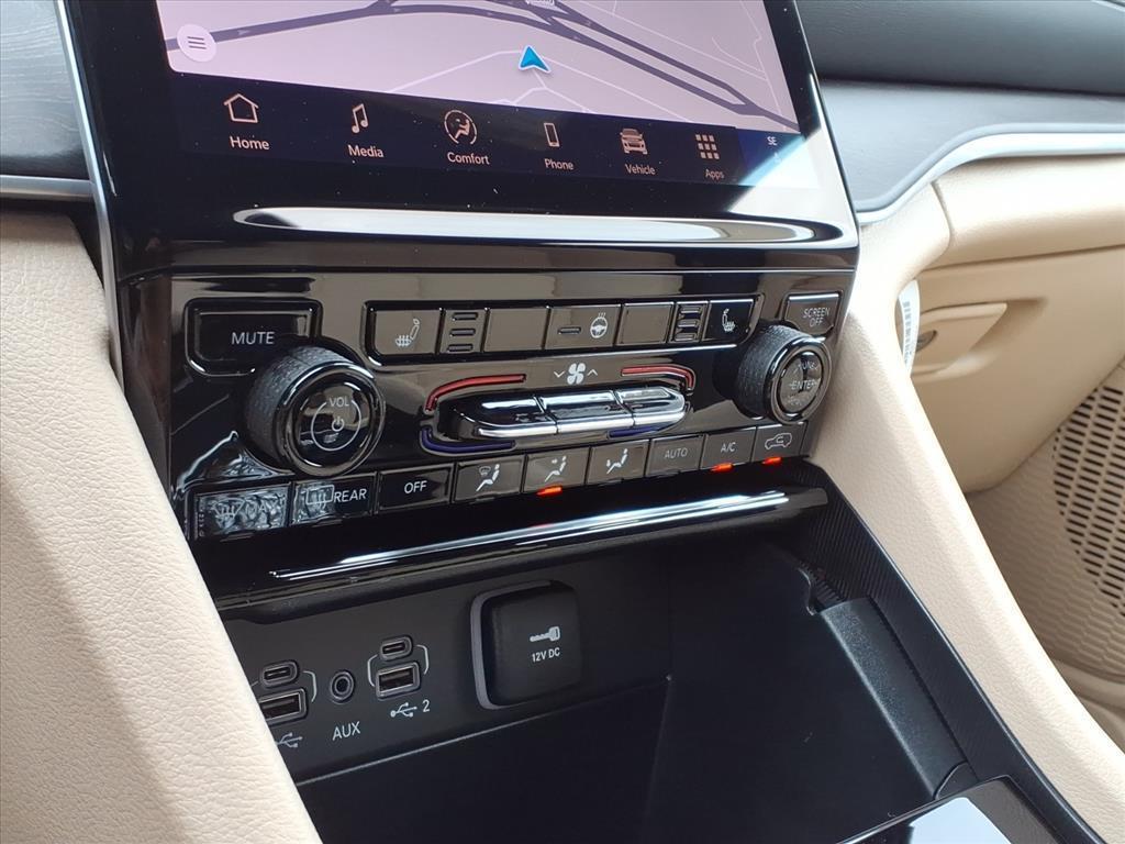 new 2025 Jeep Grand Cherokee car, priced at $43,538