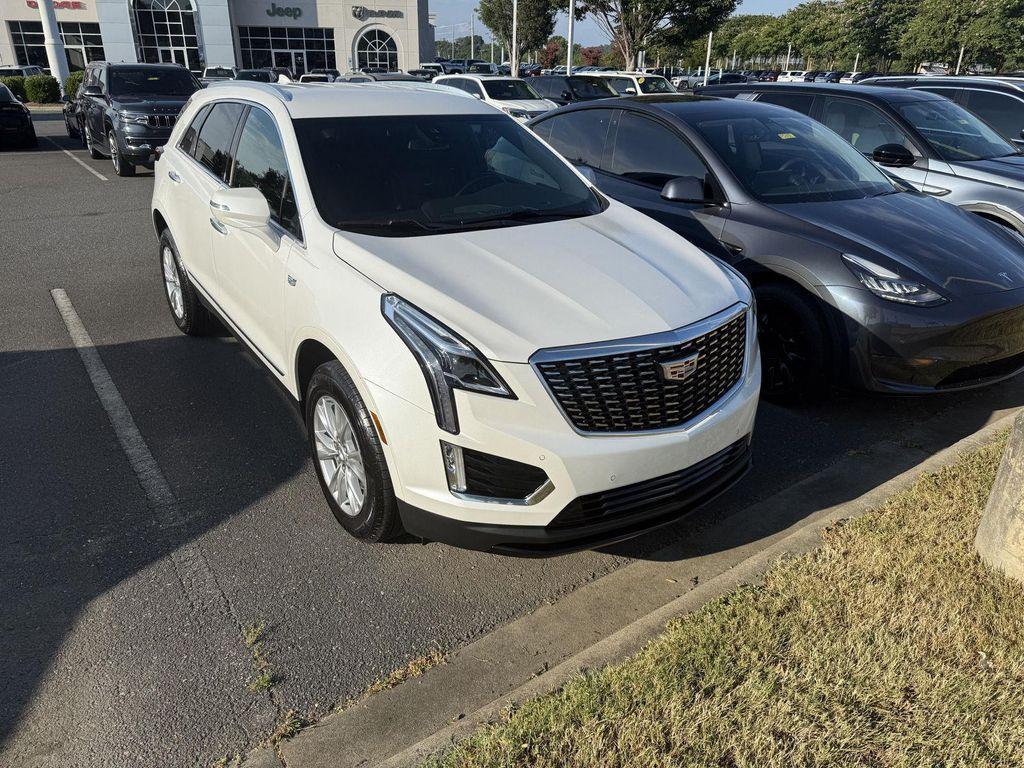 used 2023 Cadillac XT5 car, priced at $28,888
