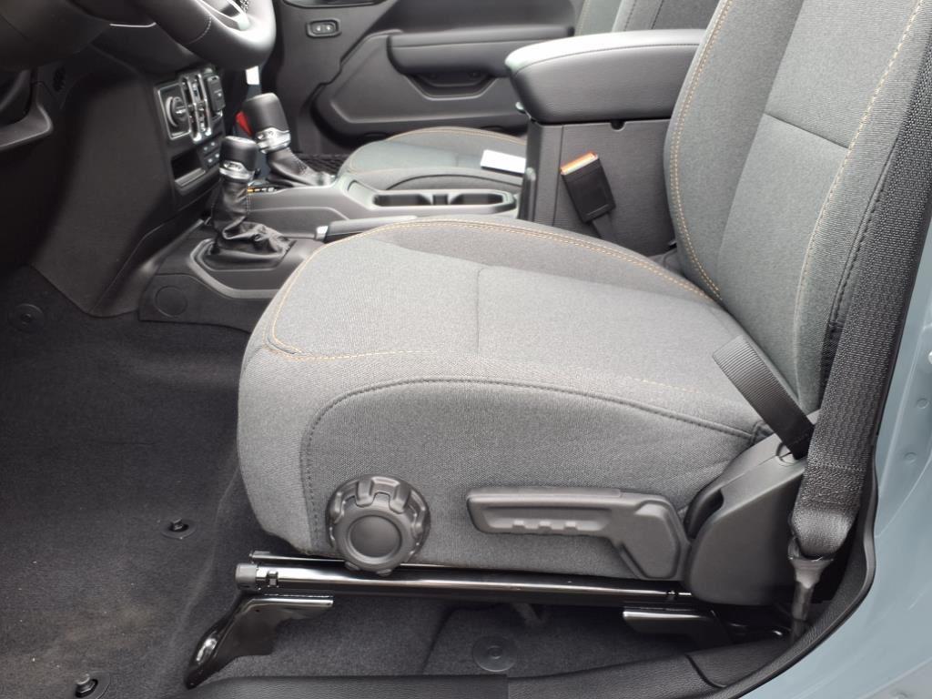 new 2025 Jeep Wrangler car, priced at $50,151