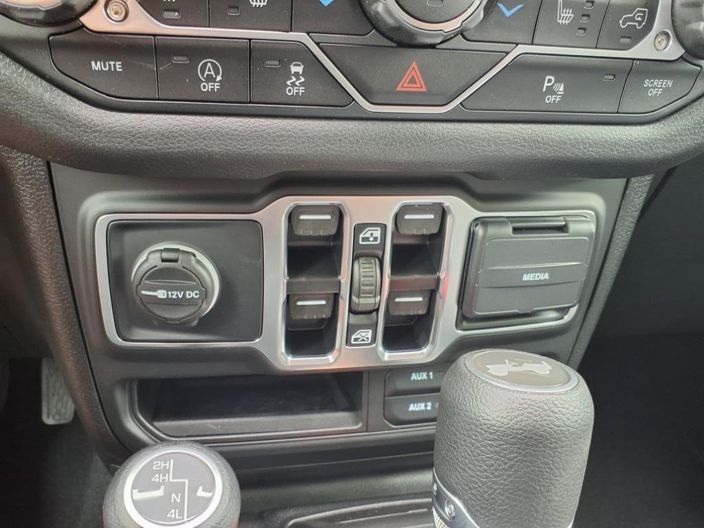 new 2025 Jeep Wrangler car, priced at $50,151